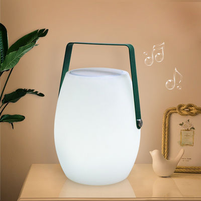 캠핑용 스피커와 함께 LED 달빛