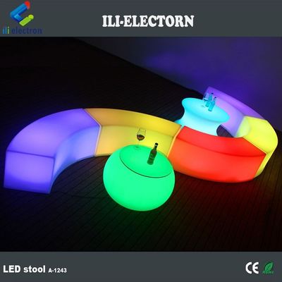 색을 바꾸는 재충전 가능한 LED 가구 LED 곡선 벤치 좌석