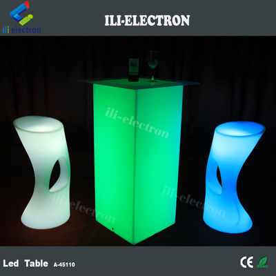 야외 LED 라이트 칵테일 테이블 높은 큐보이드 PE 원격 제어로 플라스틱 재료