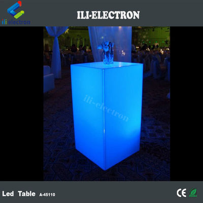 야외 LED 라이트 칵테일 테이블 높은 큐보이드 PE 원격 제어로 플라스틱 재료