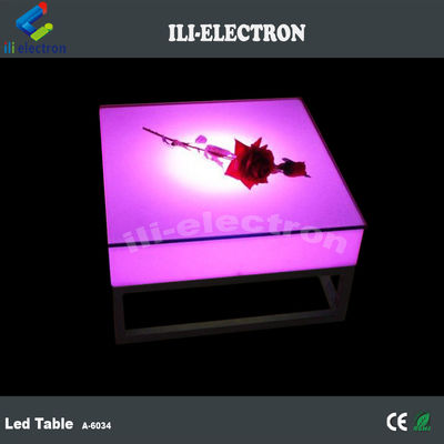 금속 선반과 함께 휴대용 평면 플라스틱 LED 조명 테이블