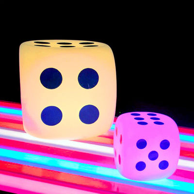 빛나는 야외 LED 큐브 라이트 다이스 스타일 15cm 20cm 30cm IP65 방수 야외 행사