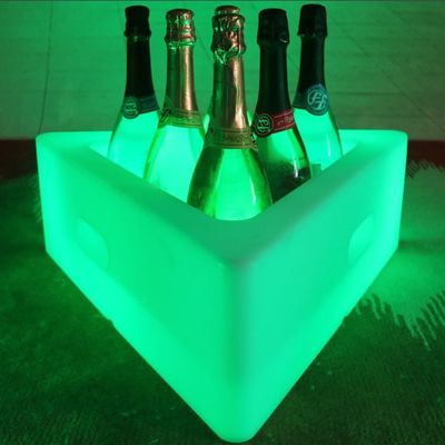 PE 플라스틱 삼각형 LED 얼음 버킷 16 색상 교체 재충전 리?? 배터리