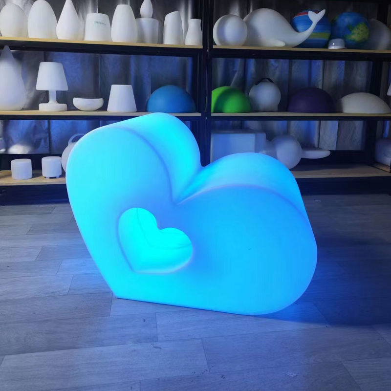 창의적인 다채로운 LED 빛나는 심장 위장 이벤트에 대한 심장 의자