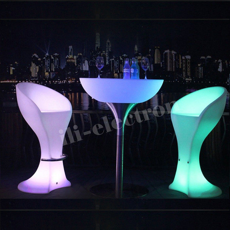 세련된 재충전 가능한 둥근 PE 플라스틱 LED 바 테이블/ LED 커피 테이블/ 나이트컬브 테이블